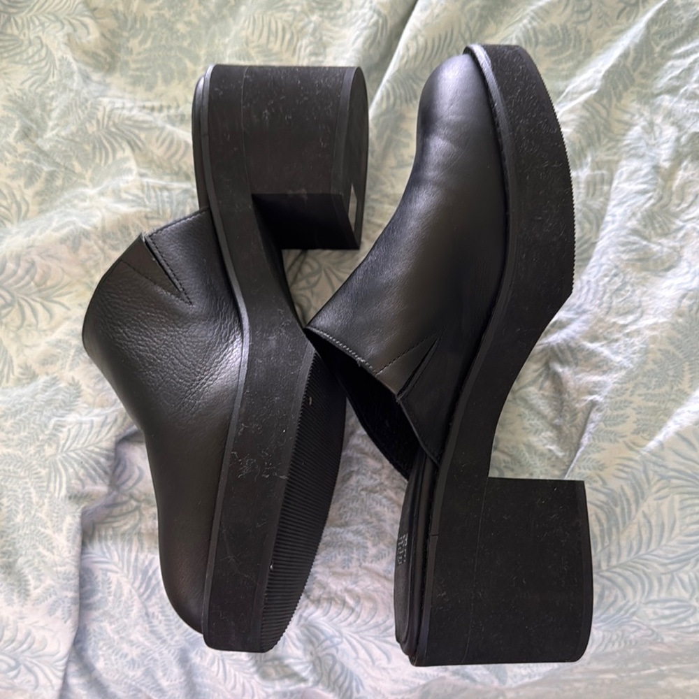 Eileen Fisher Black Leather Slip-On Mules - Picture 2 of 4